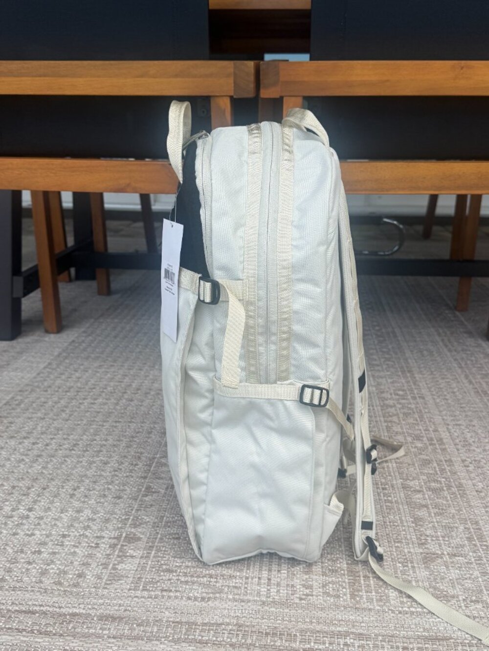 Mountain Hardwear Tallac 25L Women's Backpack White Utility Pack Outdoor New - Picture 4 of 13